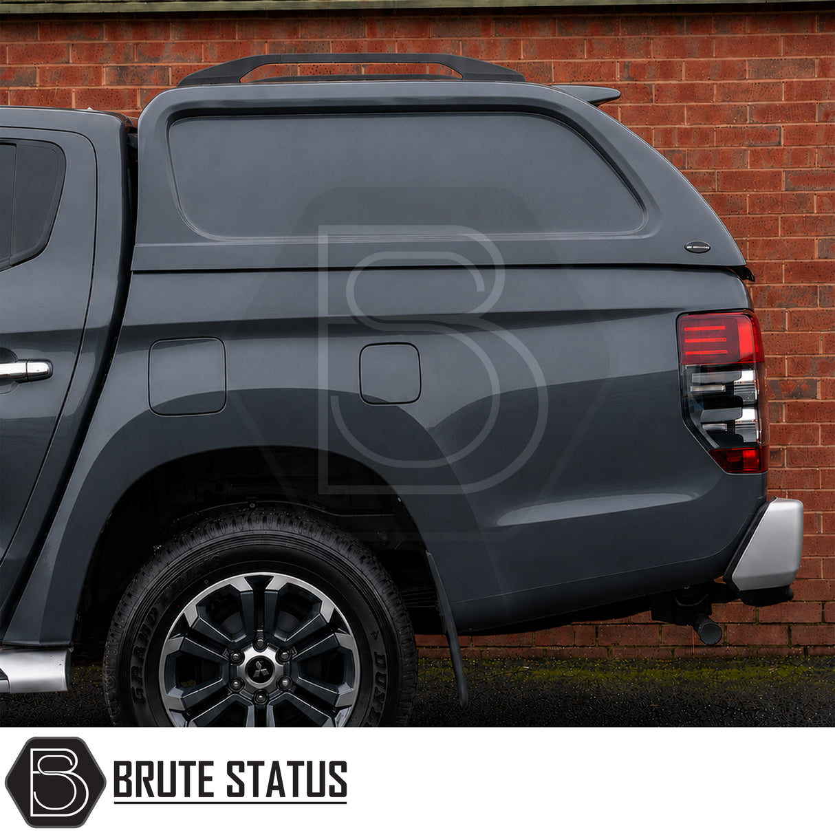 Truckman L-Series canopy for Fiat Fullback and Mitsubishi L200 Series 5 Series 6 hardtop with remote central locking