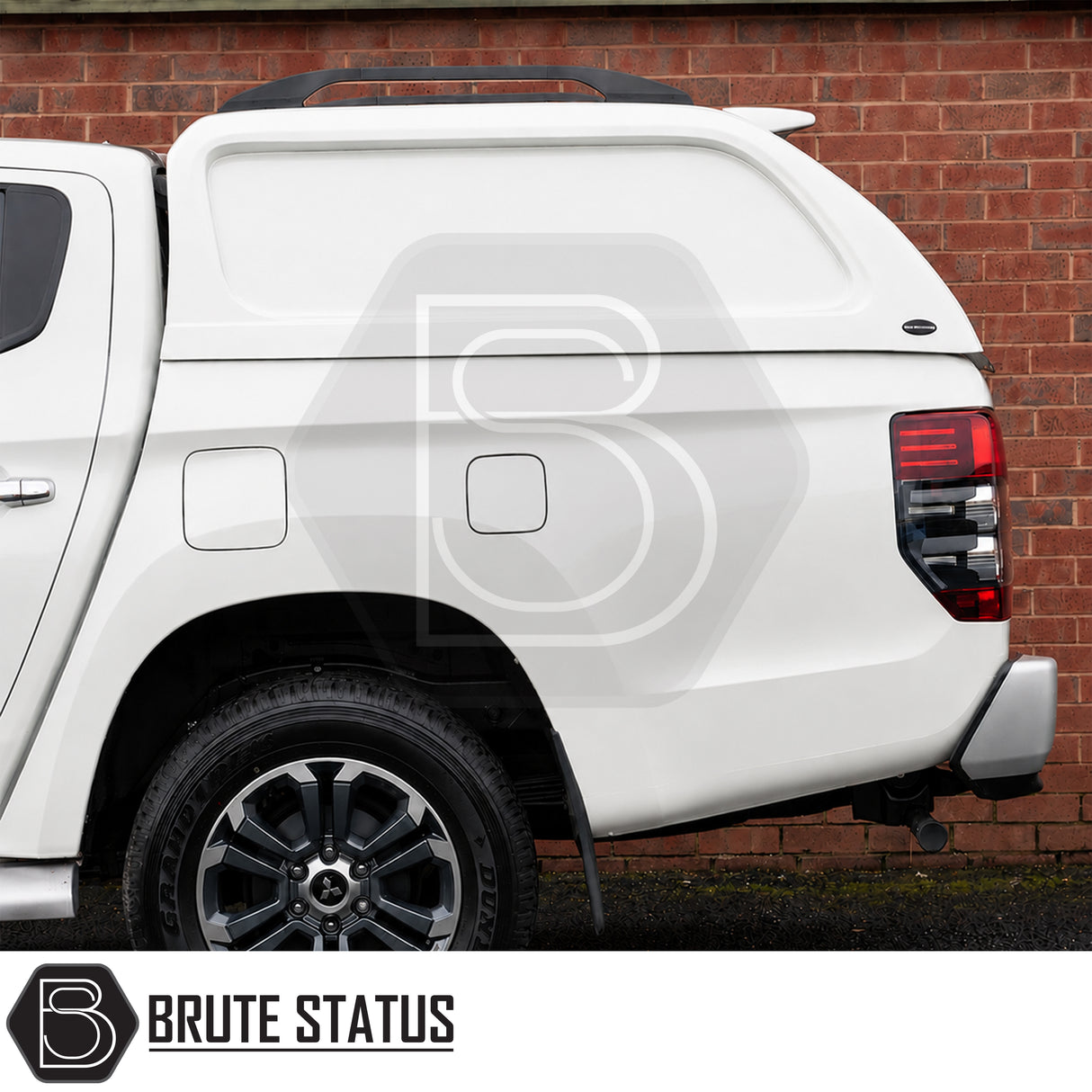 Mitsubishi L200 Series 6 hardtop canopy Truckman L-Series with solid side panels and glazed rear access window