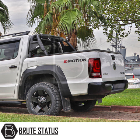 Fiat Fullback Roll Bar Matte Black, featuring heavy-duty steel and matte black finish, enhances vehicle's rugged look.