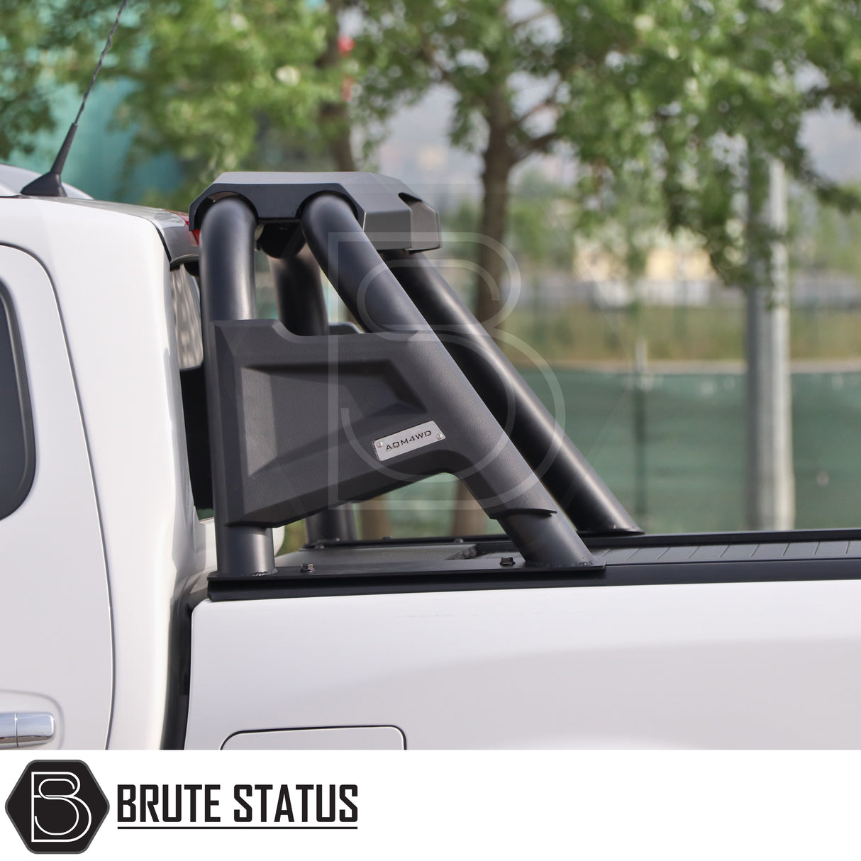 Fiat Fullback Roll Bar Matte Black, featuring heavy-duty steel and matte black finish, enhances vehicle's rugged look.
