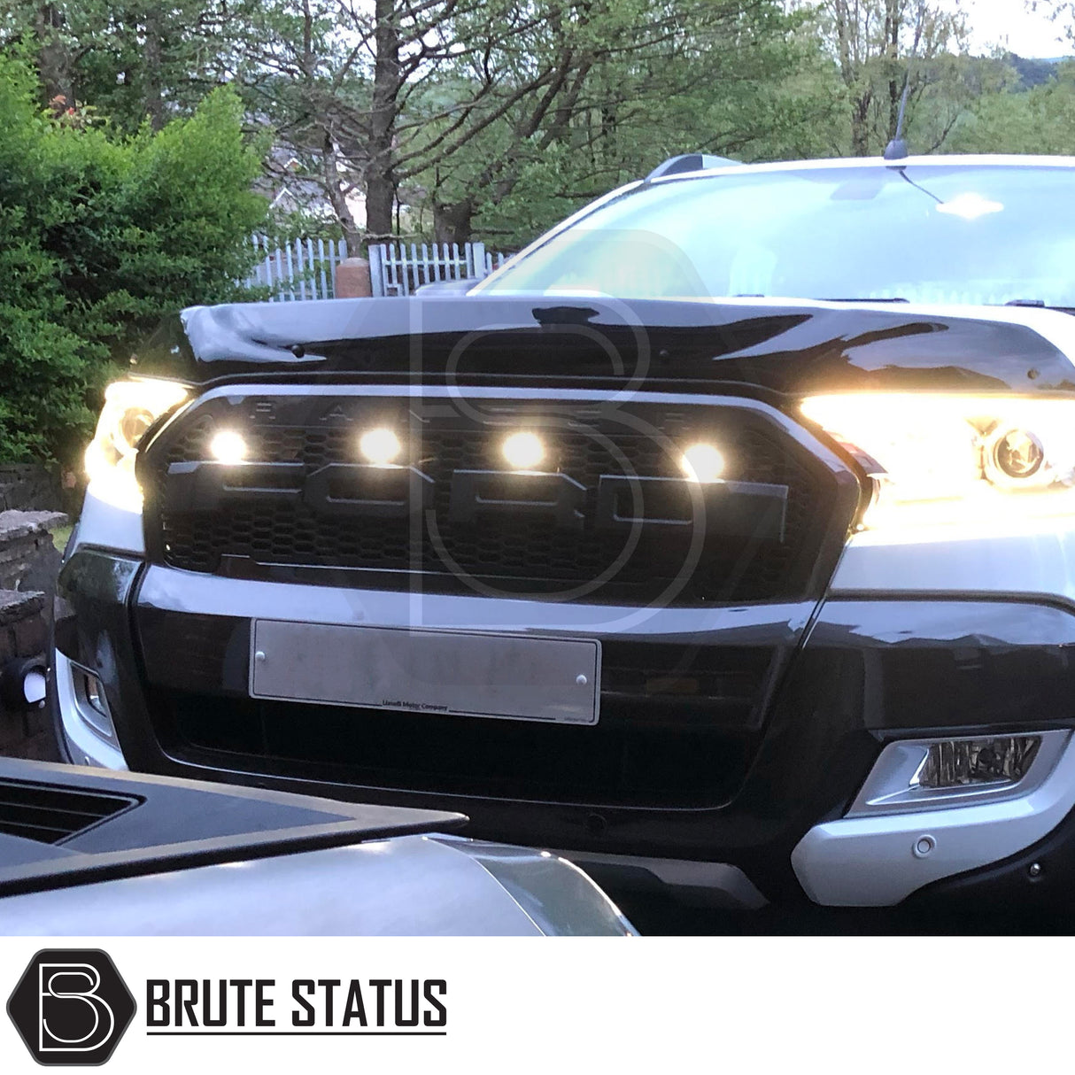 Set of 4 white LED lights with wiring loom for Ford Ranger Raptor-style grille