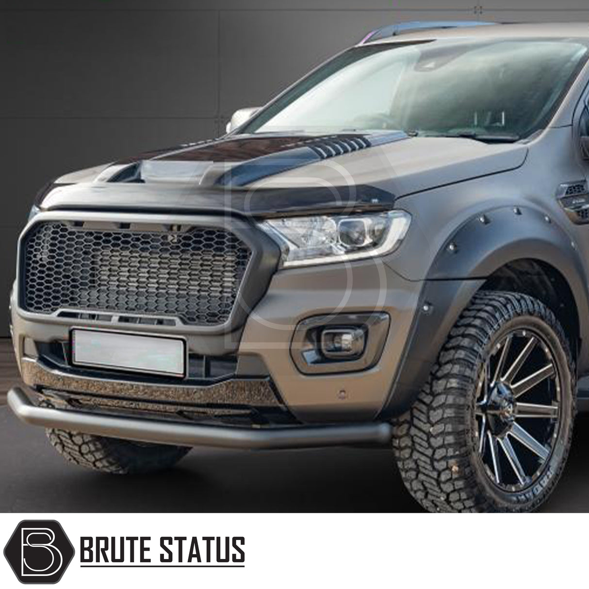 Ford Ranger 2015-2022 Overland Extreme Bonnet Scoop, black ABS plastic with curved edges, designed for easy installation without drilling. Ideal for customizing your truck.