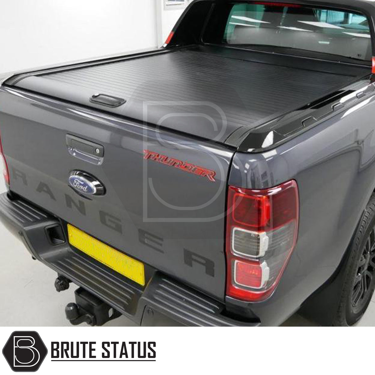 Black manual roller shutter for Ford Ranger Wildtrak 2015-2022 pickup truck. Durable, high-quality design for secure cargo protection and easy manual operation. Perfect fit for Wildtrak models