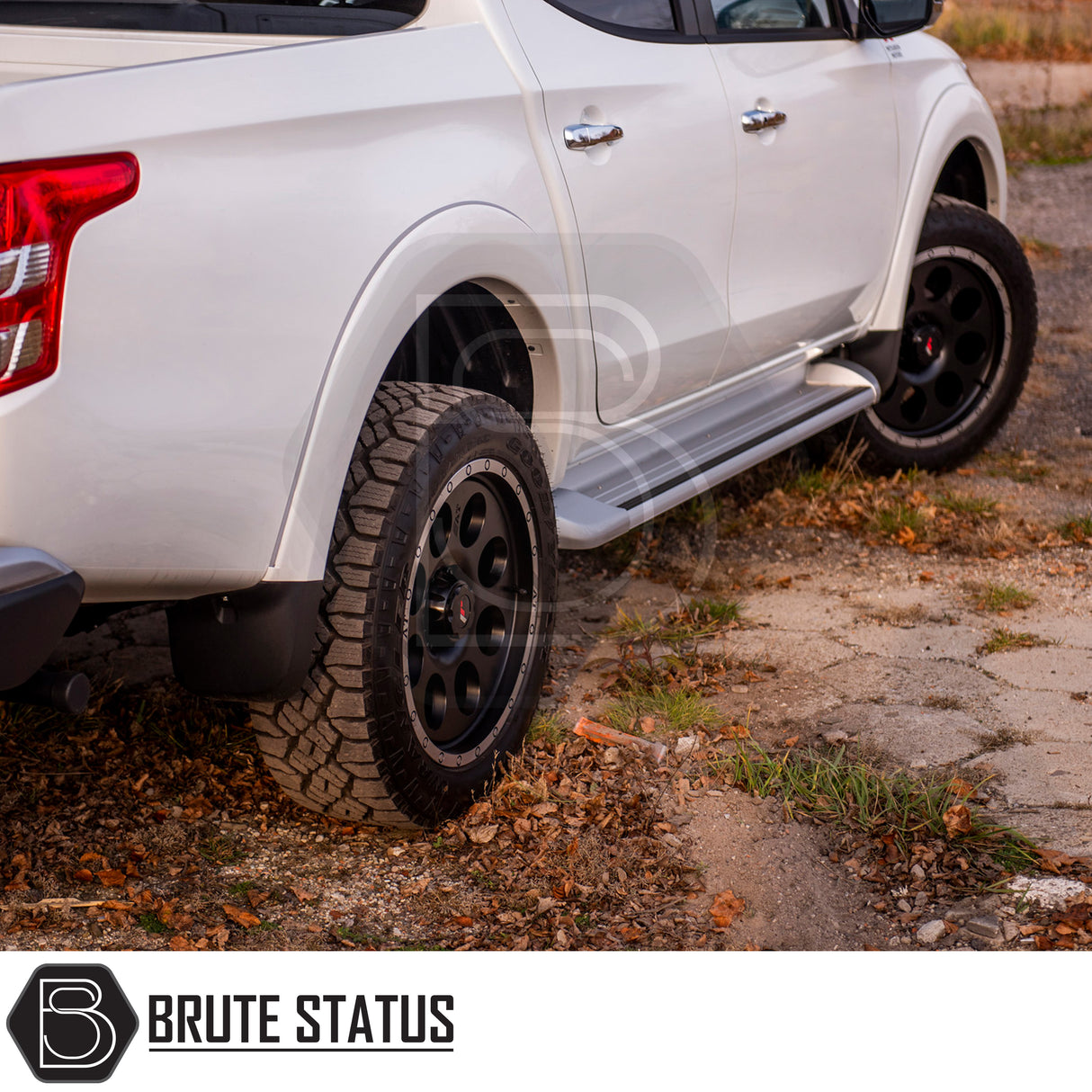 JR Wheels JRX4 alloy wheel in Matt Black with polished lip, available in multiple bolt patterns and offsets. Sizes include 16x9 ET0 6x139.7, 16x9 ET-10 6x114.3, 17x8.5 ET20 6x139.7, 17x8.5 ET20 6x114.3, 18x9 ET20 6x139.7. Comes as a set of 4 and includes internal drive wheel nuts.