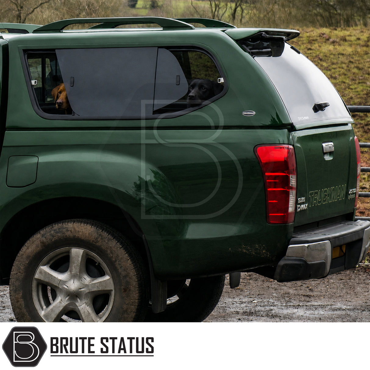 Cab-high Truckman GLS hardtop for Isuzu D-Max with roof bars and heated rear glass