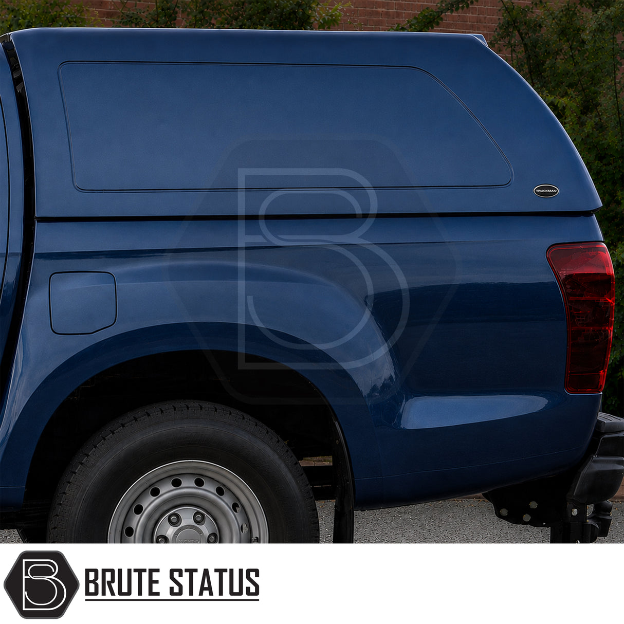 Remote locking Truckman RS canopy for Isuzu D-Max with secure enclosed load bed design