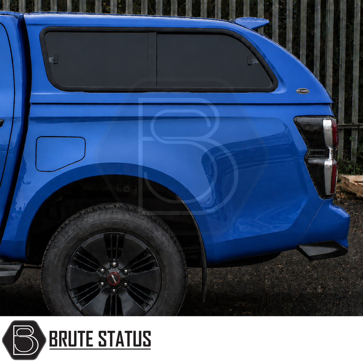 Truckman GLS hardtop canopy for Isuzu D-Max 2021-2024 with remote locking and roof bars