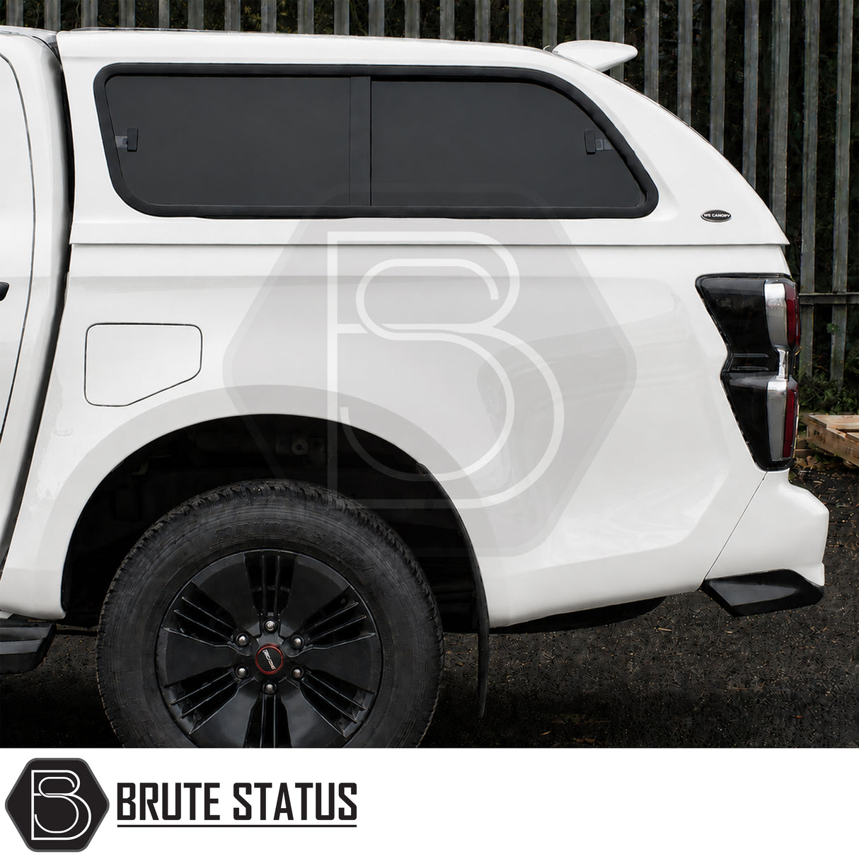 Luxury Isuzu D-Max Truckman GLS canopy with sliding side windows and integrated roof bars