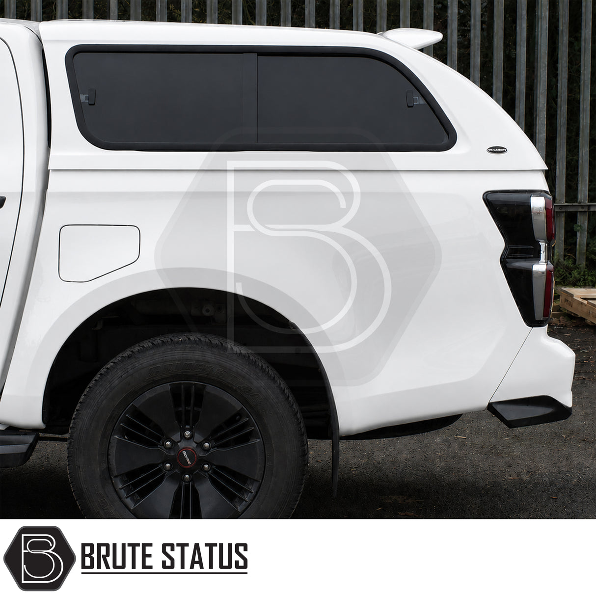 Luxury pickup canopy for Isuzu D-Max 2021-2024 with sliding side access windows and roof bars