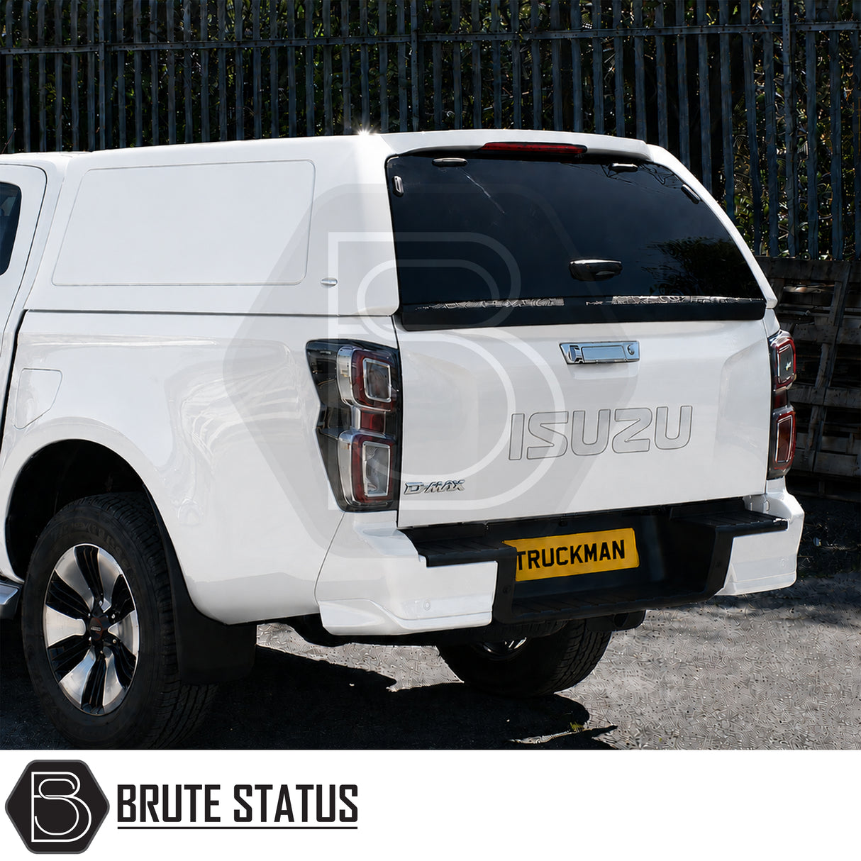 Commercial Isuzu D-Max Truckman RS canopy with solid-sided design and integrated remote central locking