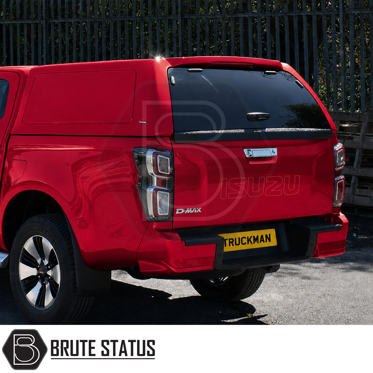 Remote locking Truckman RS canopy for Isuzu D-Max with heavy-duty clamp-fit installation system