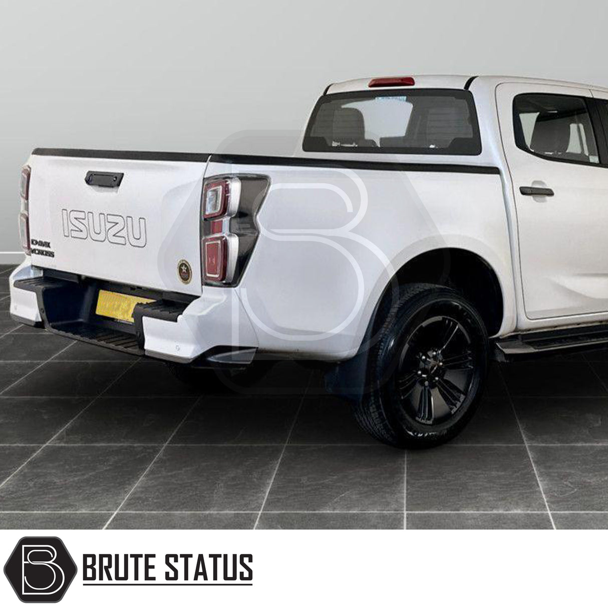 Isuzu D-Max 2021+ load bed rail protector kit – 3-piece ABS plastic set in black, includes left, right, and tailgate protectors with no-drill installation and 3M adhesive tape