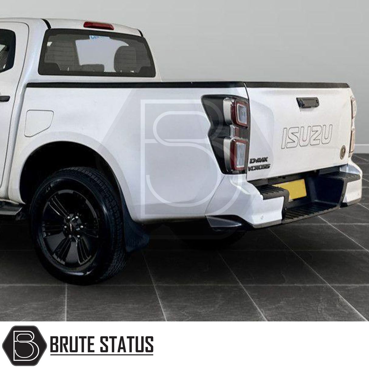 Isuzu D-Max 2021+ load bed rail protector kit – 3-piece ABS plastic set in black, includes left, right, and tailgate protectors with no-drill installation and 3M adhesive tape