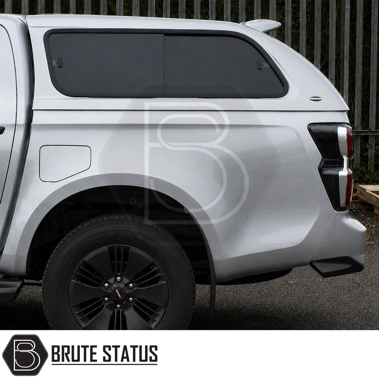Isuzu D-Max 2025+ luxury hardtop canopy with tinted windows and vinyl-lined wipe-clean interior