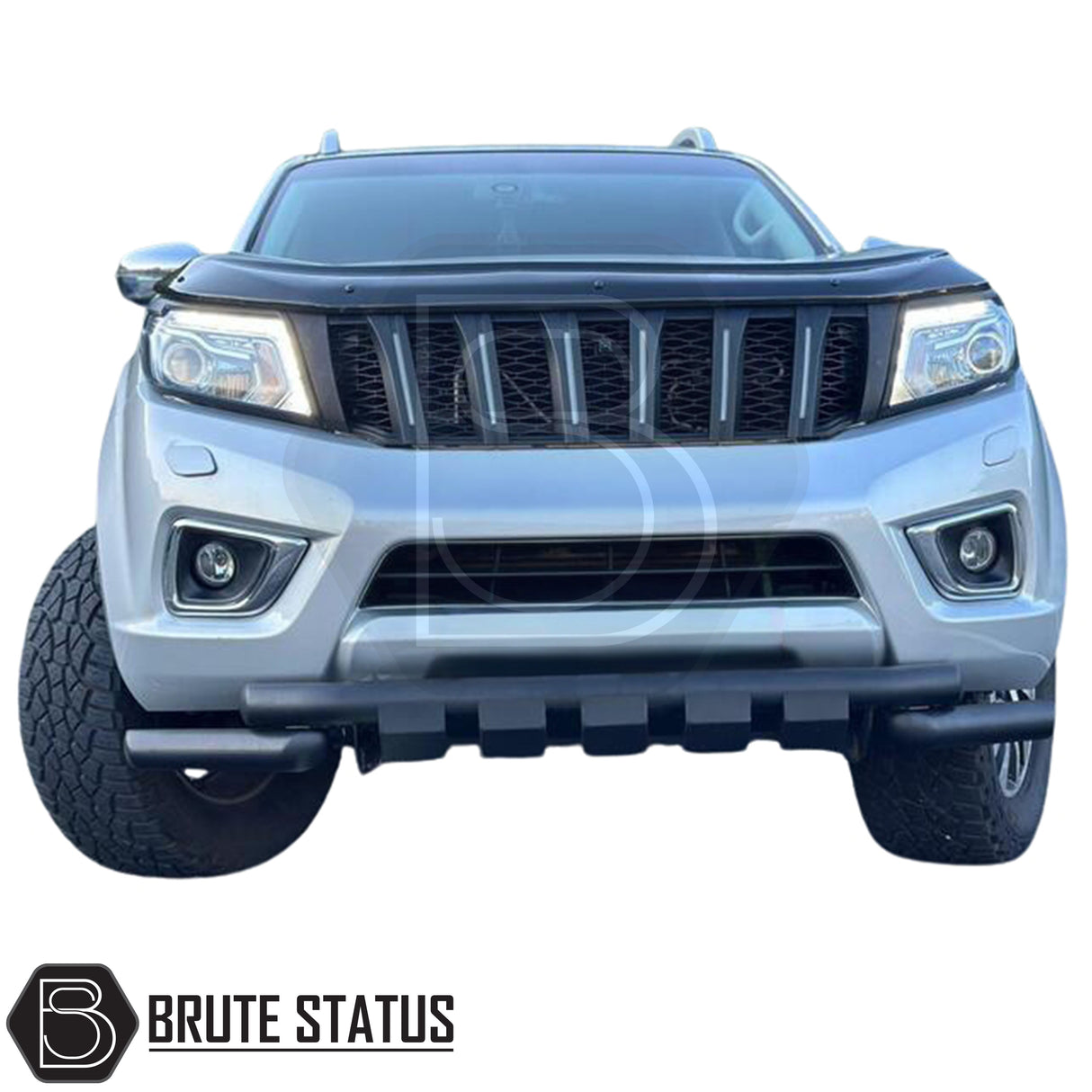 Nissan Navara NP300 2015–2022 front grille in smooth black ABS with integrated LED daytime running lights.