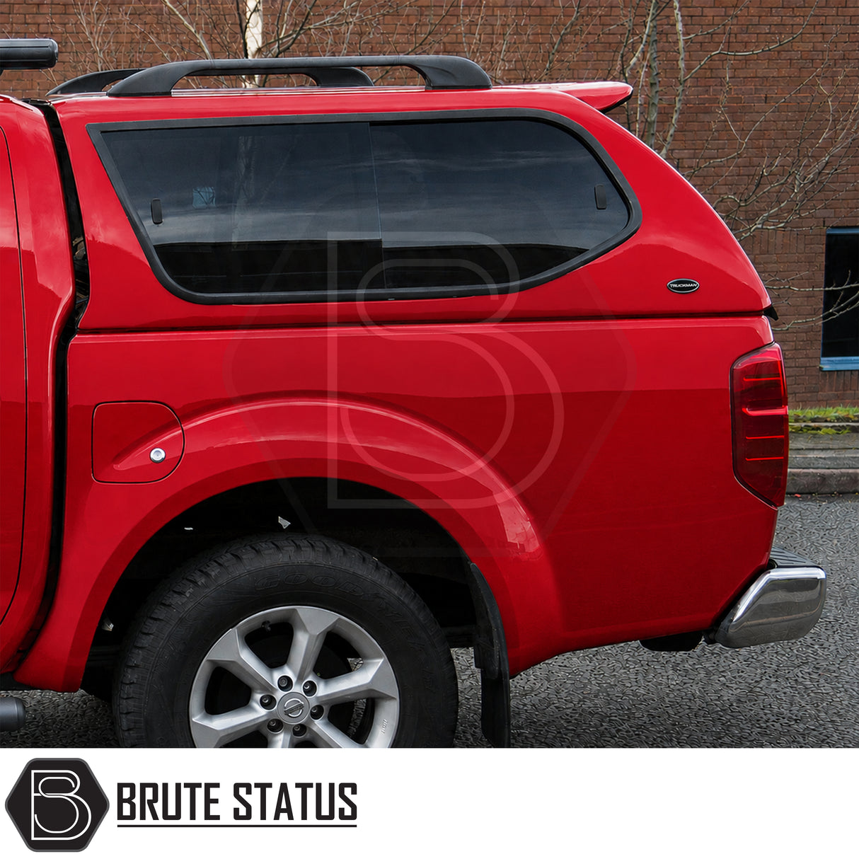 Remote locking Truckman GLS hardtop for Nissan Navara with secure cargo storage and heated rear window