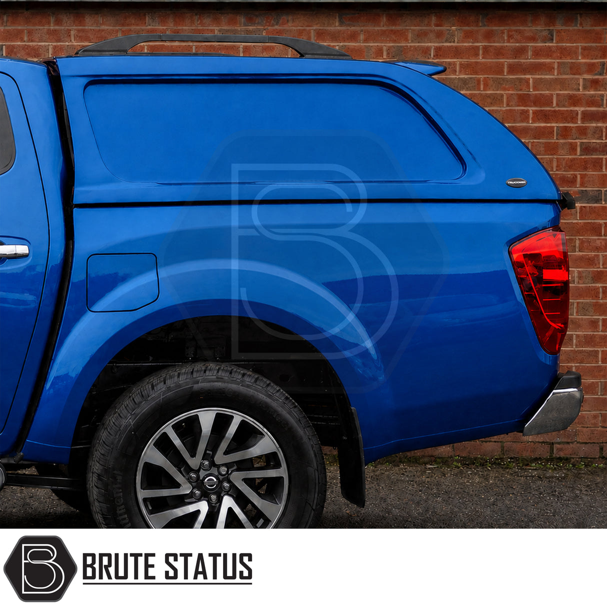 Truckman L-Series canopy for Nissan Navara NP300 2015-2023 solid side hardtop with remote locking