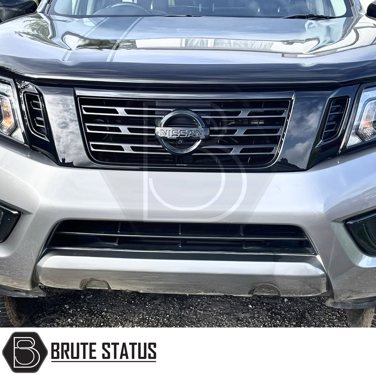 Nissan Navara NP300 D23 gloss black front grille 2015-2022 pickup truck styling upgrade UK