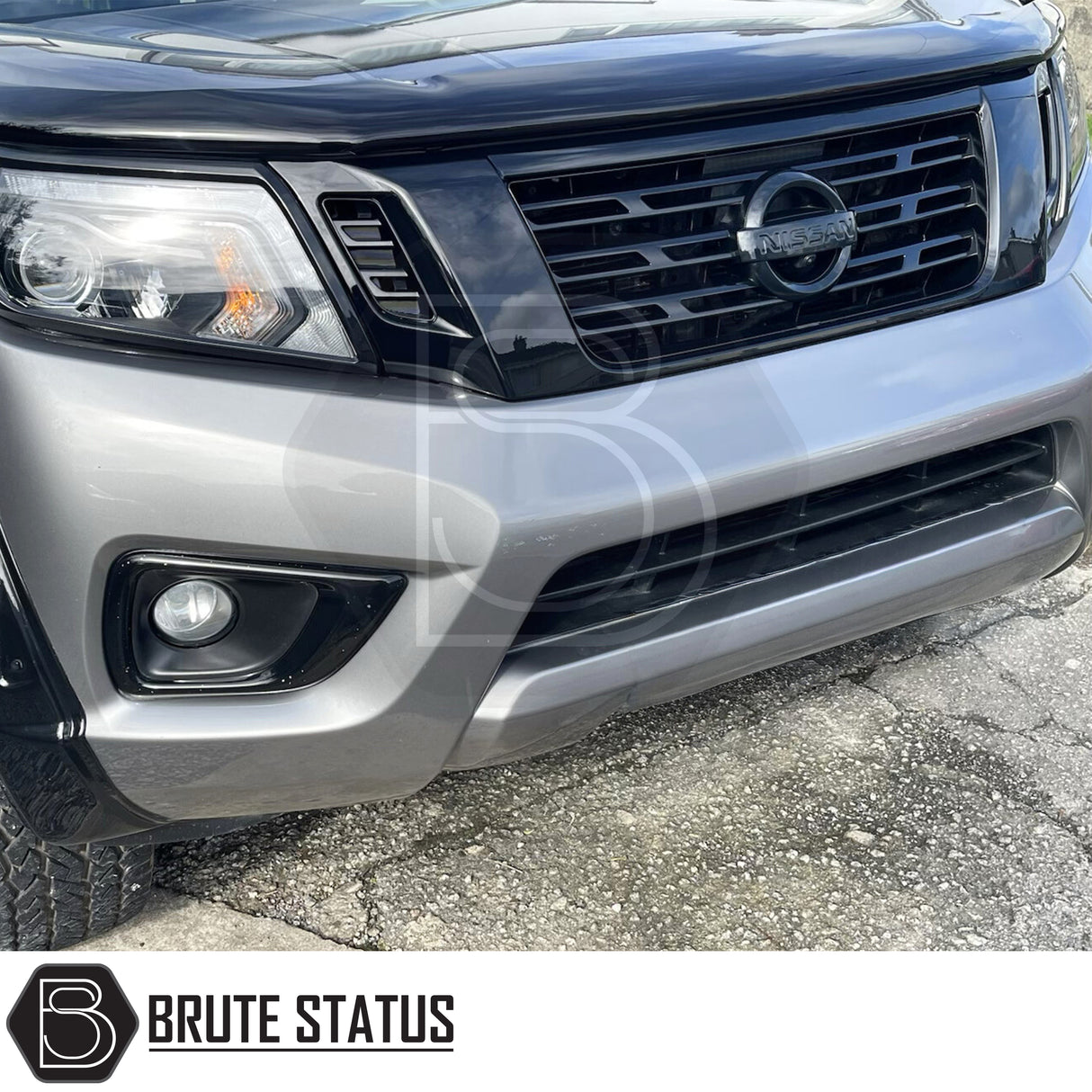 Gloss black front grille for Nissan Navara NP300 2015-2022 aftermarket truck modification