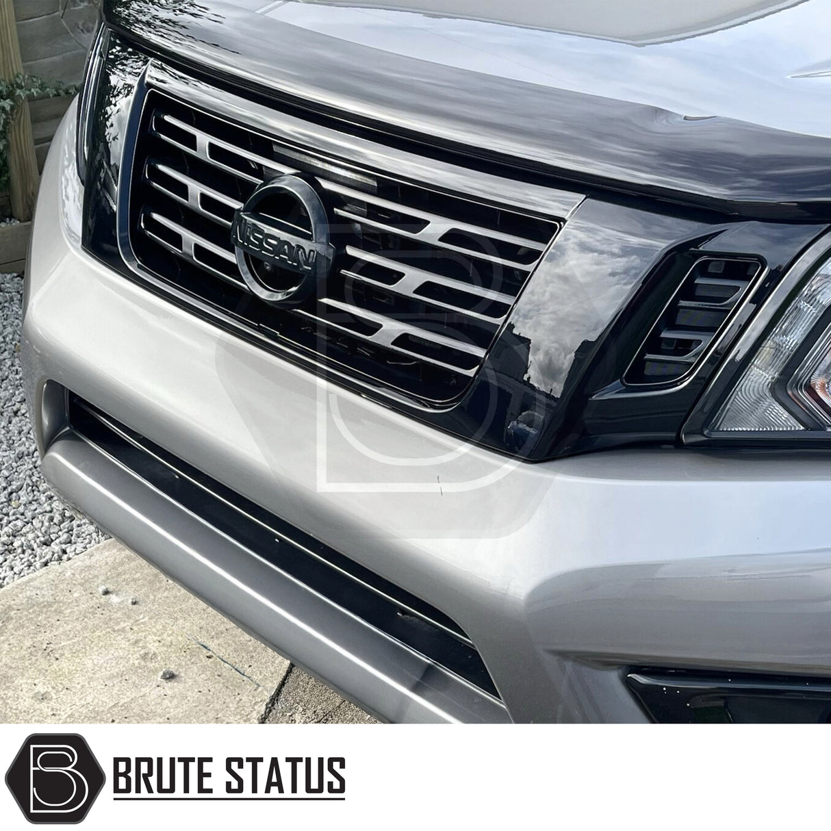 Navara NP300 D23 gloss black radiator grille 2015-2022 exterior styling part