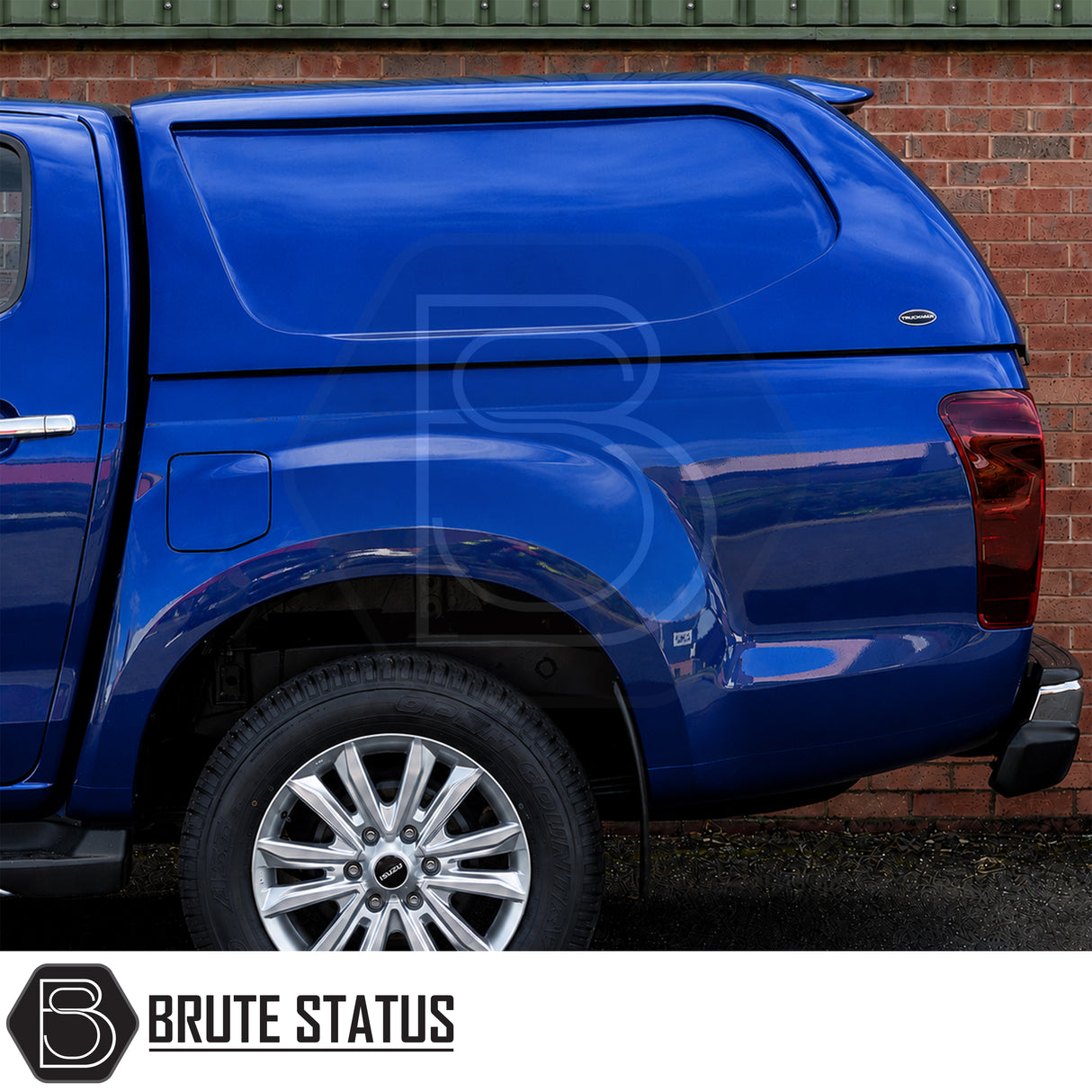 Cab-high Truckman L-Series hardtop for Isuzu D-Max with secure enclosed load bed storage