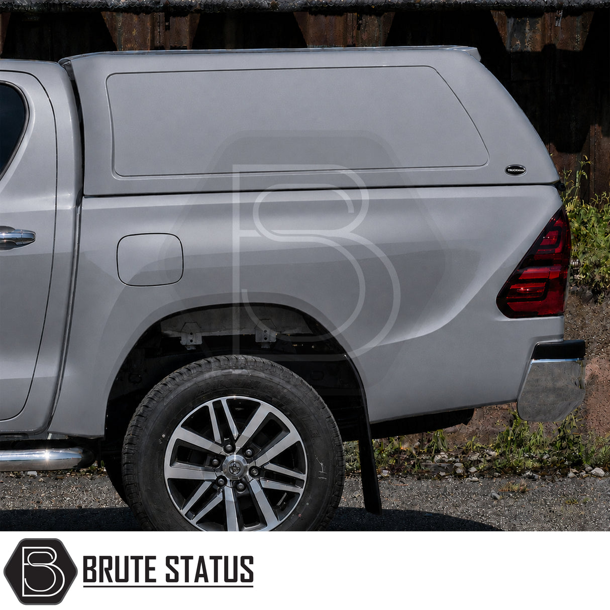 Toyota Hilux hardtop canopy 2016 onwards secure truck bed cover with glazed rear window and remote locking system