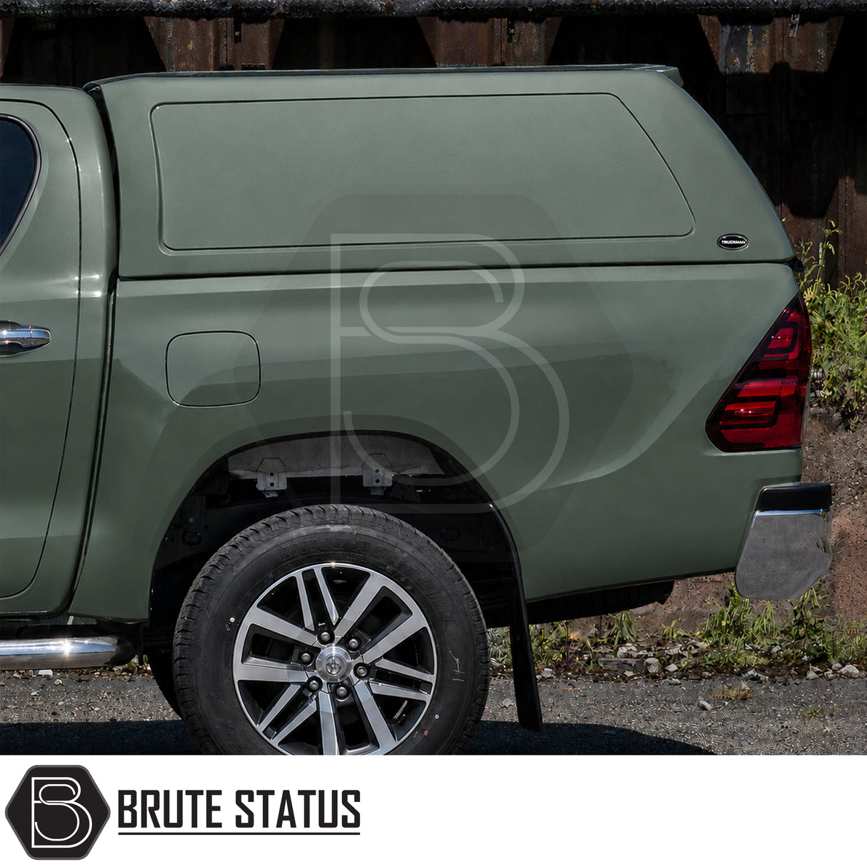 Toyota Hilux hardtop canopy 2016 onwards commercial truck bed cover with solid rear window and secure storage