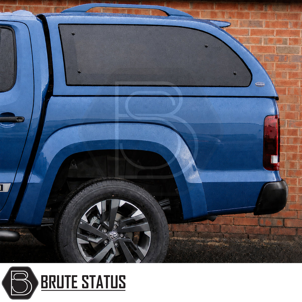 Volkswagen Amarok premium hardtop canopy with tinted windows and aerodynamic design