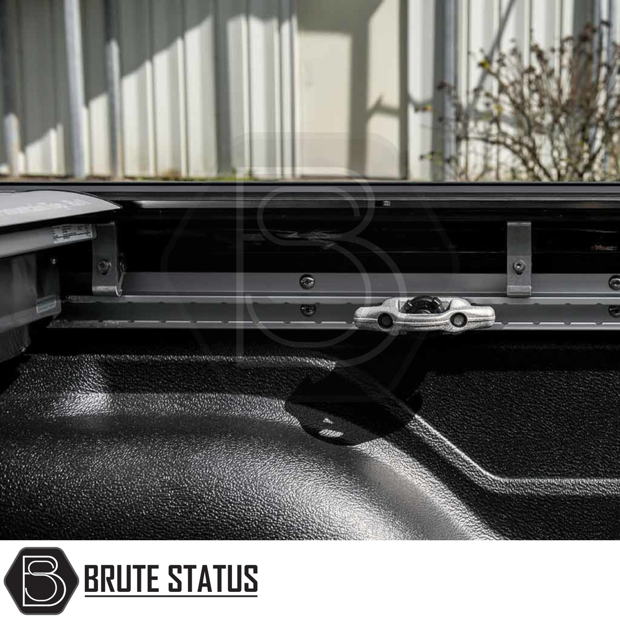 Nissan Navara 2015-2023 NP300 Mountain Top Tonneau Cover Roller Shutter (Silver)