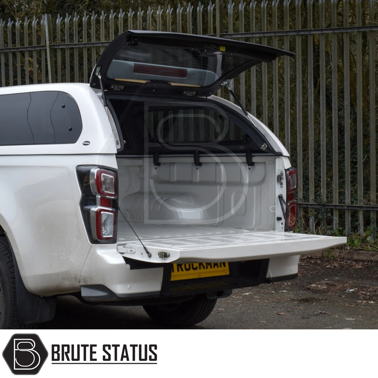 Isuzu D-Max 2025+ Truckman Grand Hardtop Canopy - Remote Locking