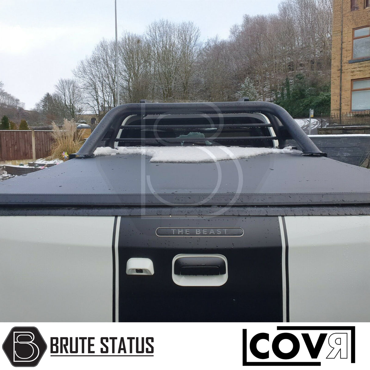 Premium Fiat Fullback tonneau cover for 2015-2019 Double Cab models, weather-resistant folding truck bed cover.