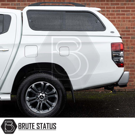 Fiat Fullback/Mitsubishi L200 Truckman GLS Hardtop Canopy with tinted windows and remote locking, enhancing storage and ventilation for pickups.