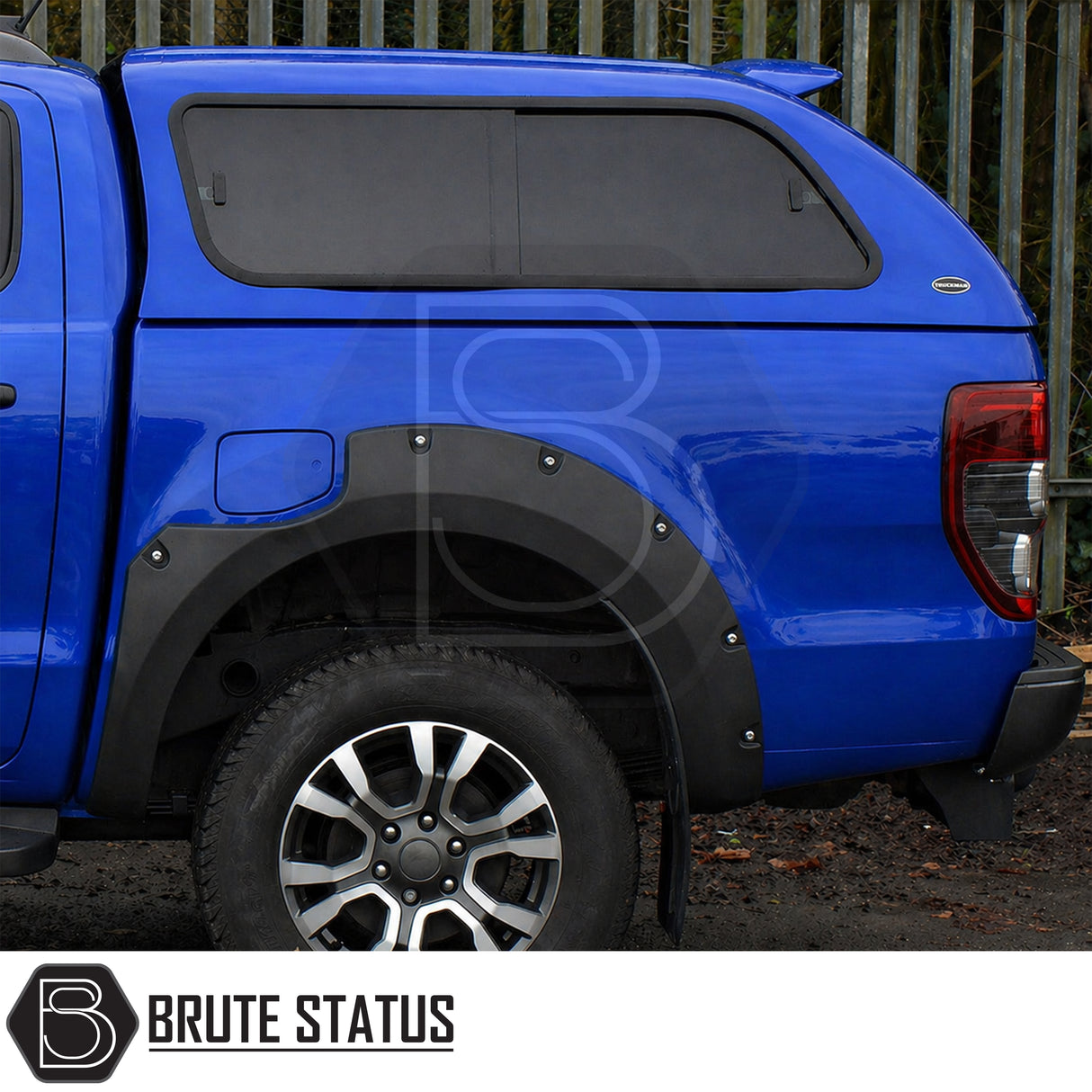 Ford Ranger GLS canopy sliding side windows and bulkhead window for airflow and truck bed access