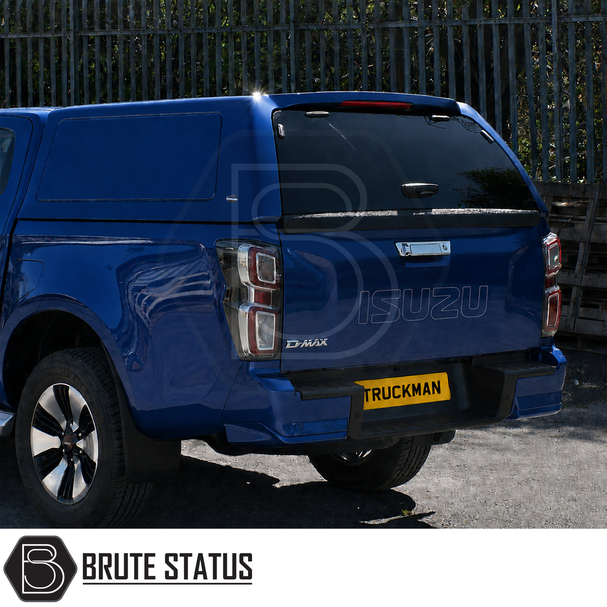 Heavy-duty Truckman RS hardtop for Isuzu D-Max pickup trucks with secure solid rear panel