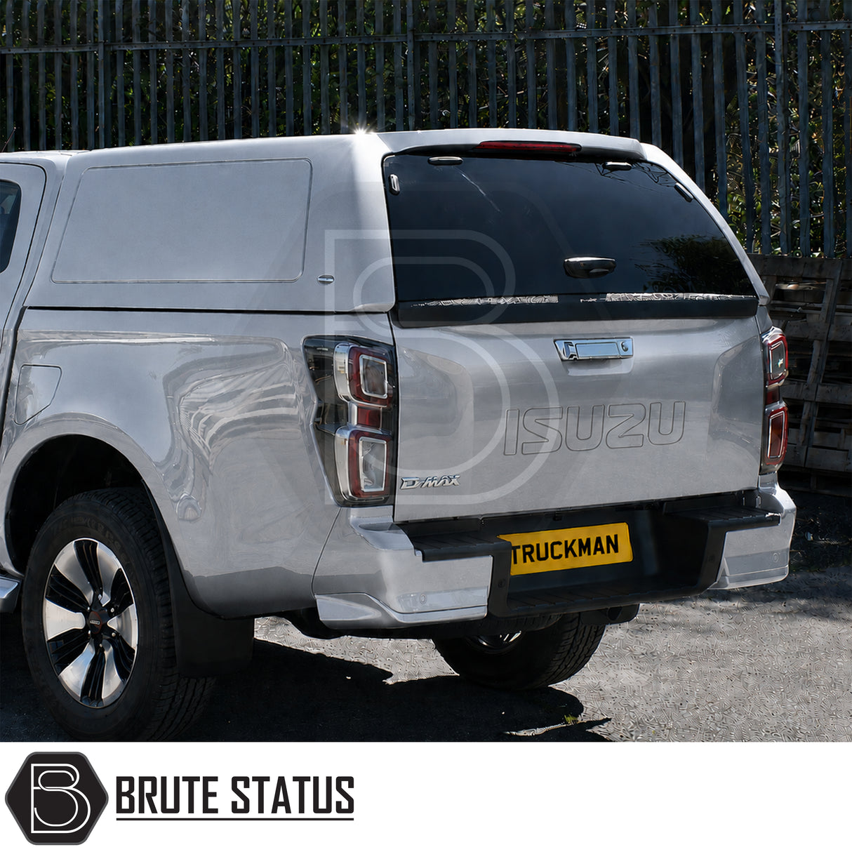 Truckman RS canopy fitted to Isuzu D-Max with secure enclosed load bed and remote locking system