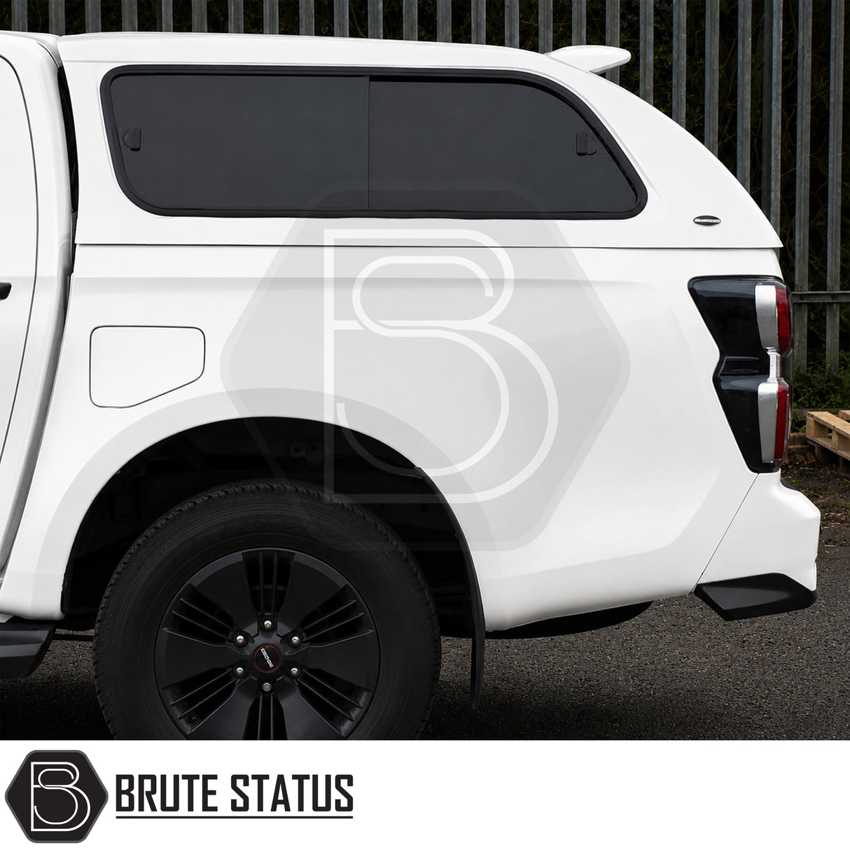 Remote locking Truckman Grand canopy for Isuzu D-Max 2025+ with tinted windows and secure load area