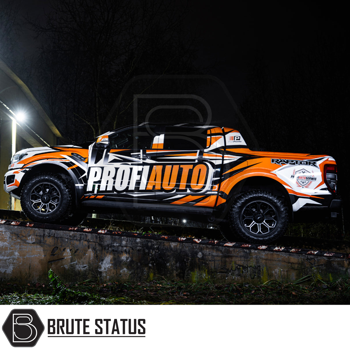 JR Wheels JRX11 alloy wheel in Gloss Black with Machined Face, 18x9 size, PCD 6x139.7 or 6x114.3, offset ET25, centre bore 110. Comes as a set of 4 with correct spigot rings and includes wheel nuts.