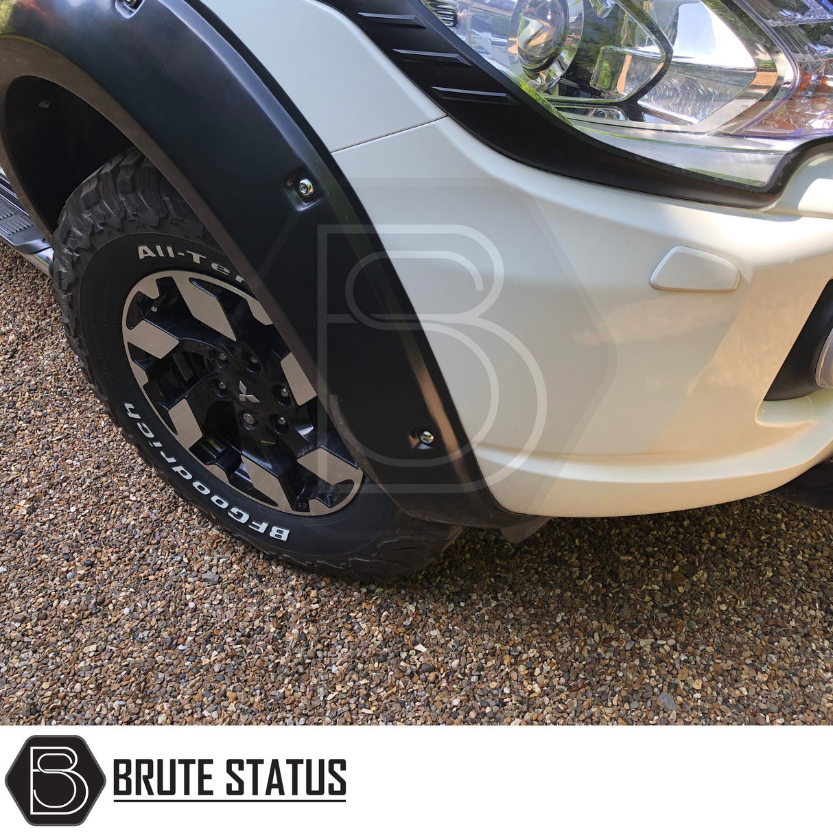 Mitsubishi L200 Series 5 2015-2019 Fender Flares in black finish 