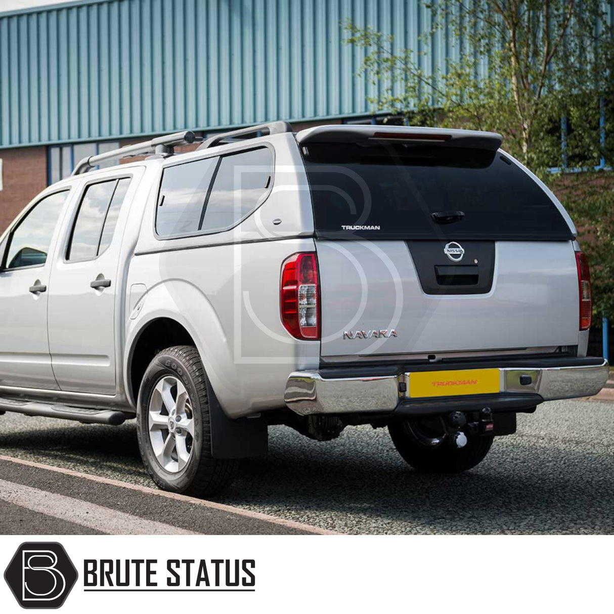 Nissan Navara 2005-2015 D40 with Truckman GLS Hardtop Canopy featuring remote locking and sliding windows, enhancing storage and security.