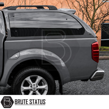 Remote locking Truckman Grand hardtop for Nissan Navara with secure cargo storage and pop-out windows