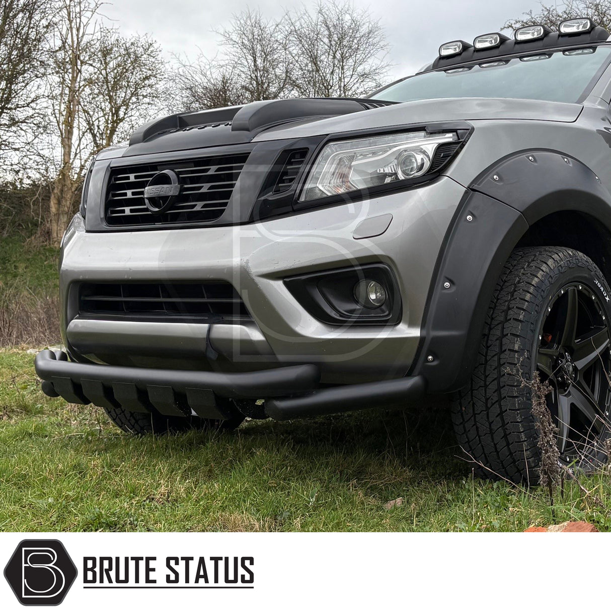 Nissan Navara NP300 2015-2022 front grille gloss black ABS replacement grill aggressive styling Navara accessories UK