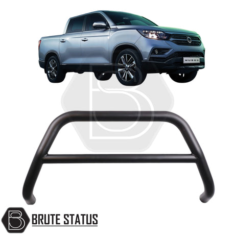 Matte black city bar for a SsangYong Musso 2018-2021, made from durable carbon steel to enhance styling and provide bumper protection, featuring a TÜV-certified, no-drill, DIY installation using chassis-mounted U-brackets.