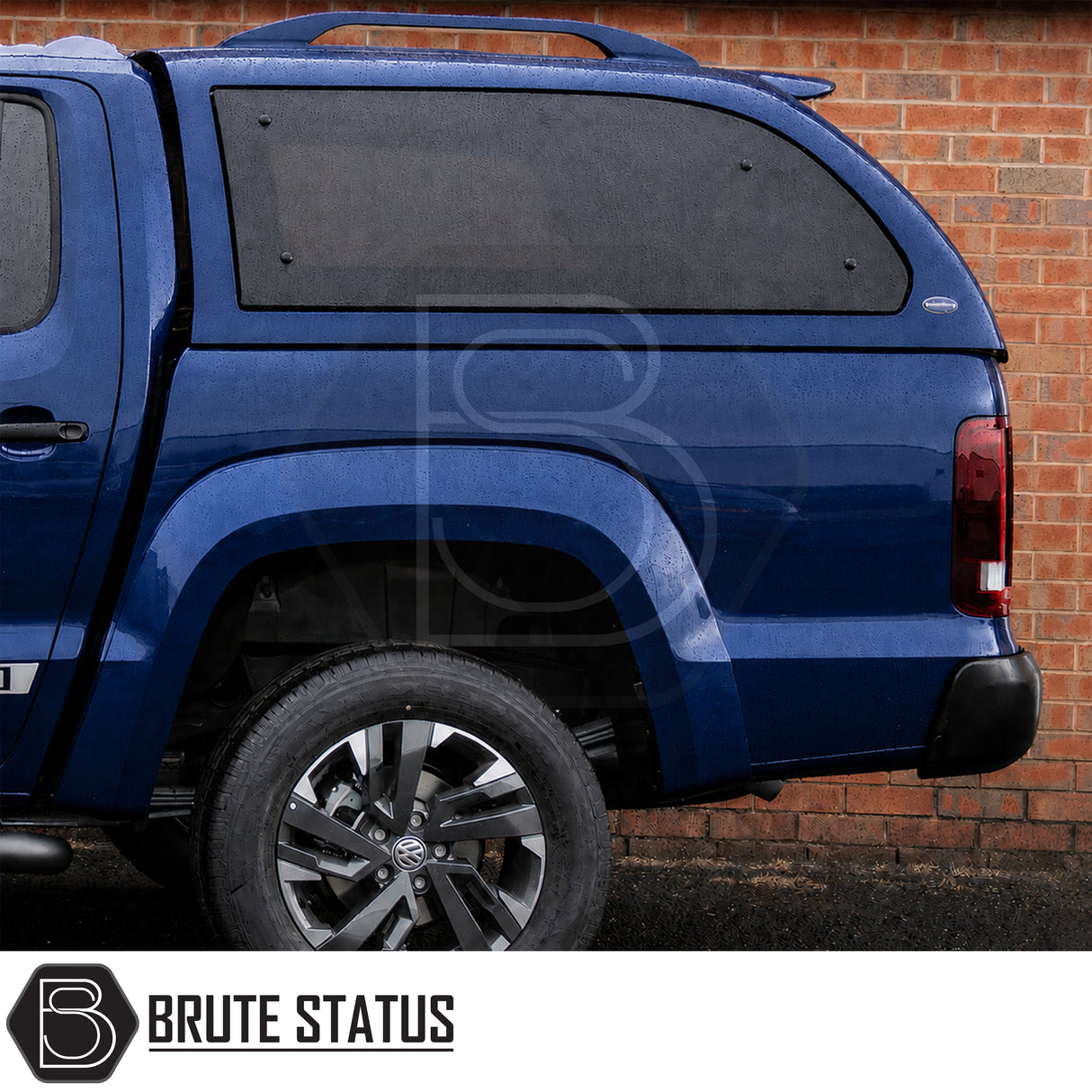 Luxury pickup canopy for Volkswagen Amarok 2010-2022 with sliding bulkhead window and remote locking